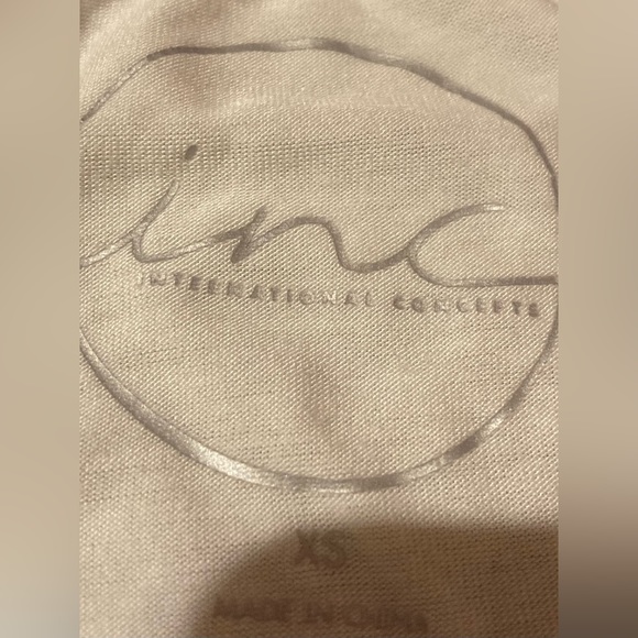 Ladies Size XS White INC International Concepts Cold Shoulder Blouse - Picture 8 of 11